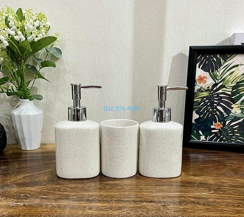 Bình đựng sữa tắm dáng ovan