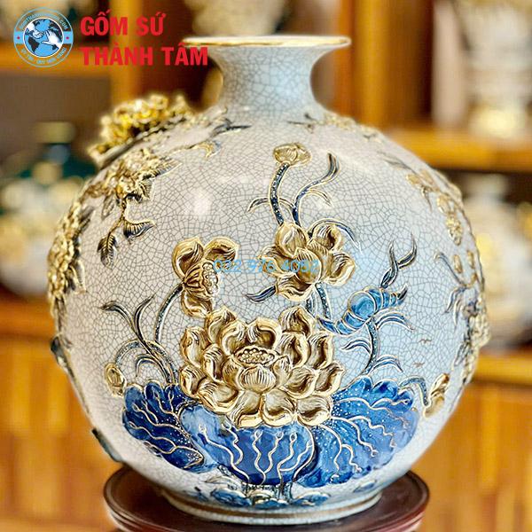Bình hút lộc men rạn hoa sen đắp nổi vẽ vàng