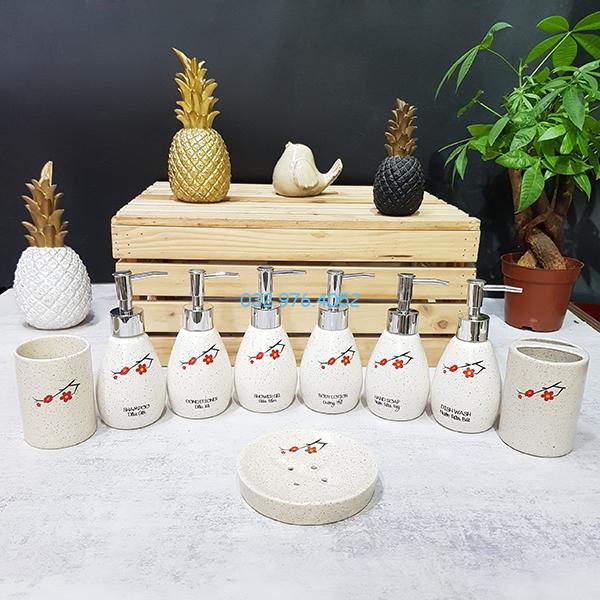 Bình xịt phòng tắm dáng boom men kem