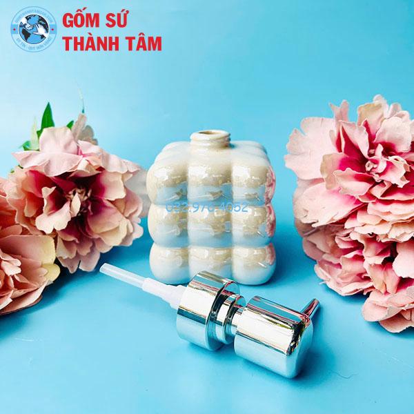 Bình xịt phòng tắm mem dáng vuông