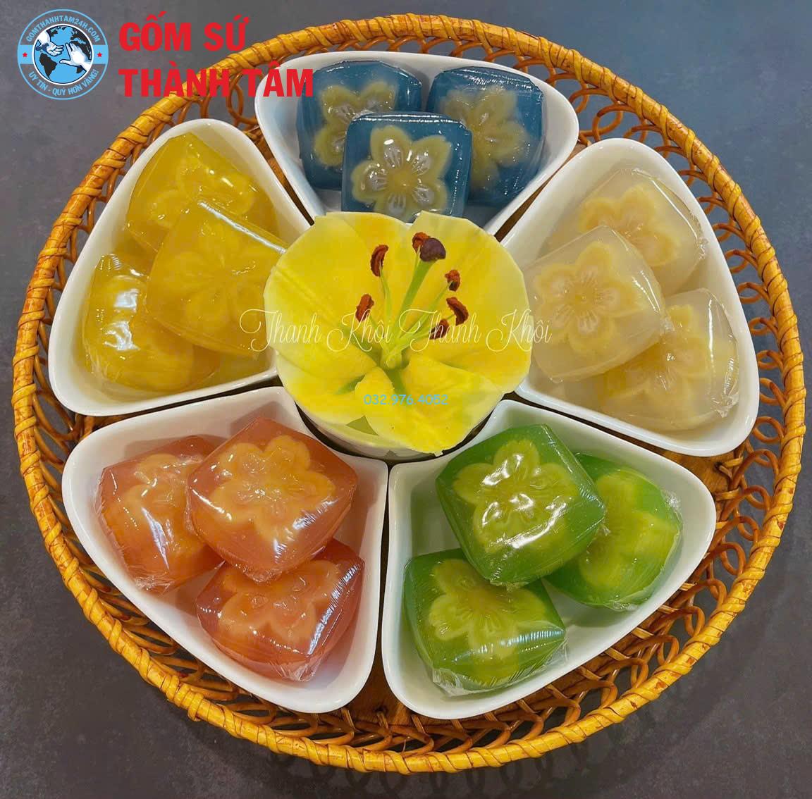 Khay đựng cơm trắng tinh