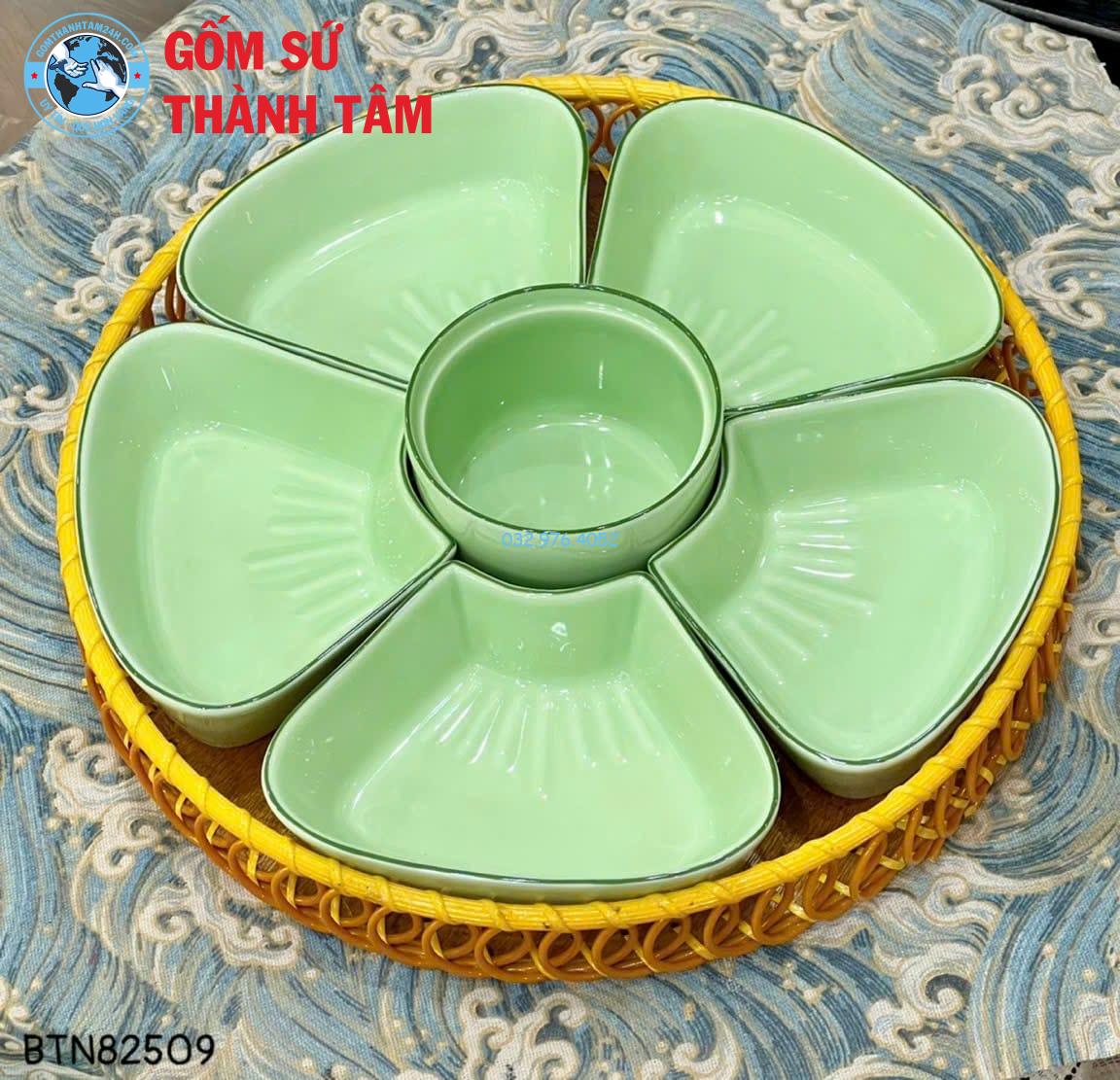 Khay đựng cơm xanh ngọc