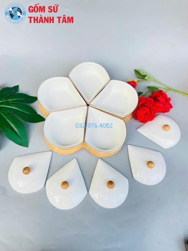 Khay đựng mứt kẹo hoa mai vàng kim