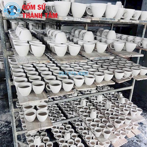 Hướng Dẫn Toàn Diện Về Bảo Quản Và Vệ Sinh Gốm Sứ Thành Tâm Đúng Cách Để Sản Phẩm Luôn Bền Đẹp Cách vệ sinh nâng niu vẻ đẹp trường tồn của Gốm sứ Thành Tâm