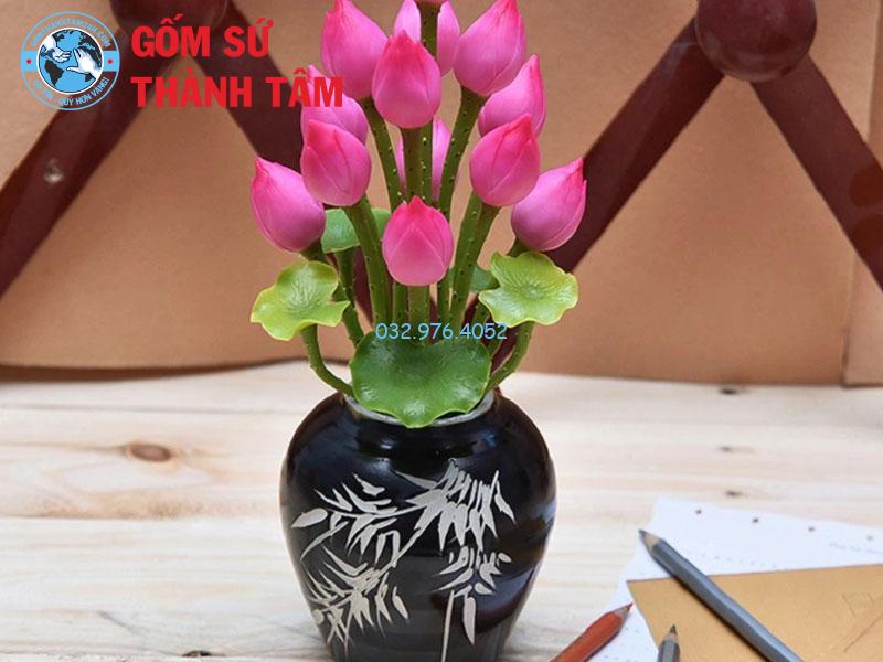 Bình hút lộc có thể dùng để cắm hoa sen
