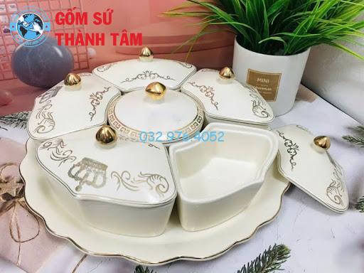 Khay mứt gốm sứ sở hữu nhiều ưu điểm vượt trội về tính thẩm mỹ và độ bền đẹp